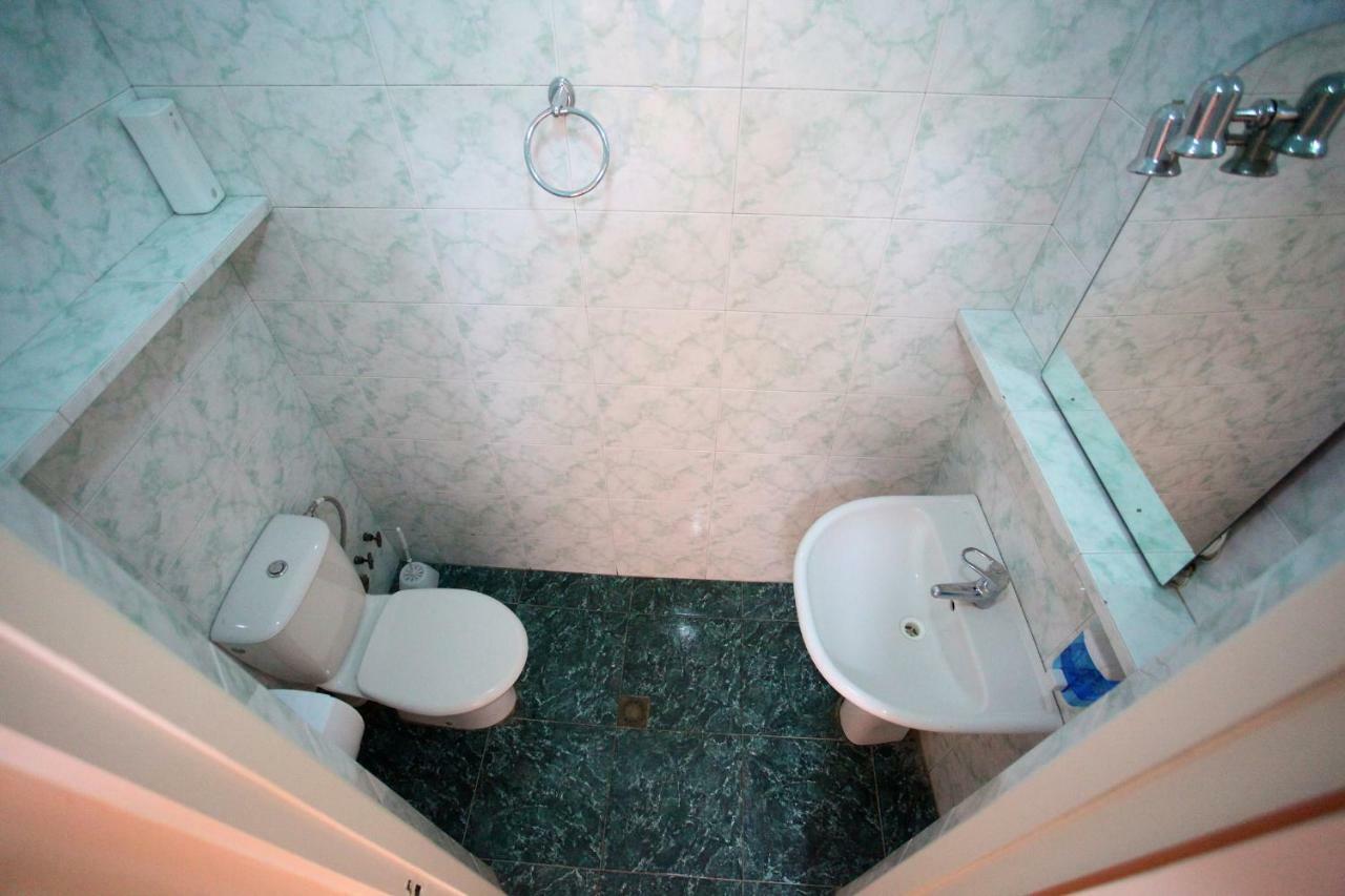 M42 Hostel Тбилиси Екстериор снимка