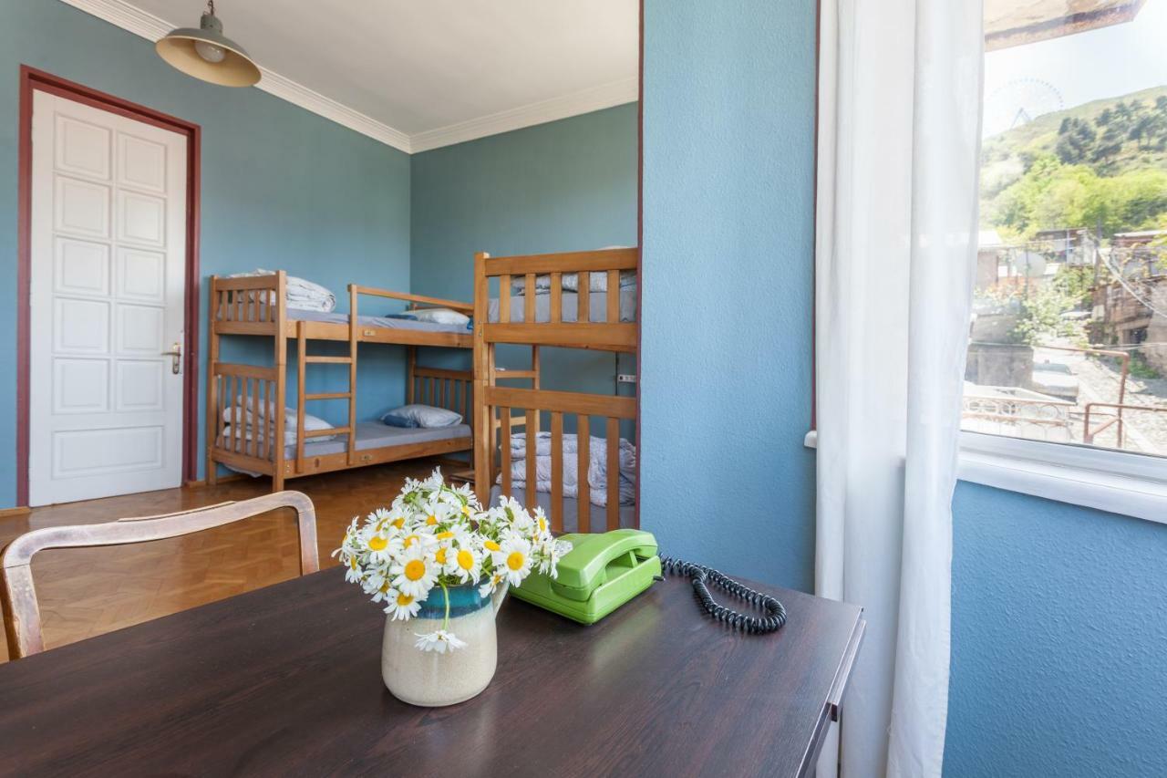 M42 Hostel Тбилиси Екстериор снимка