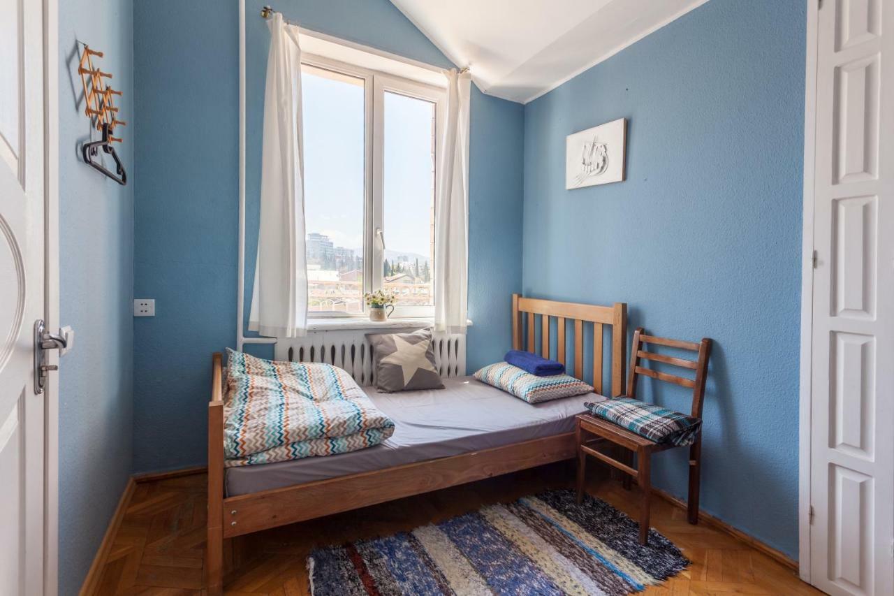 M42 Hostel Тбилиси Екстериор снимка
