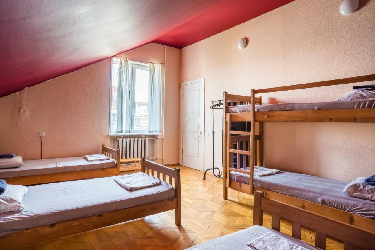 M42 Hostel Тбилиси Екстериор снимка