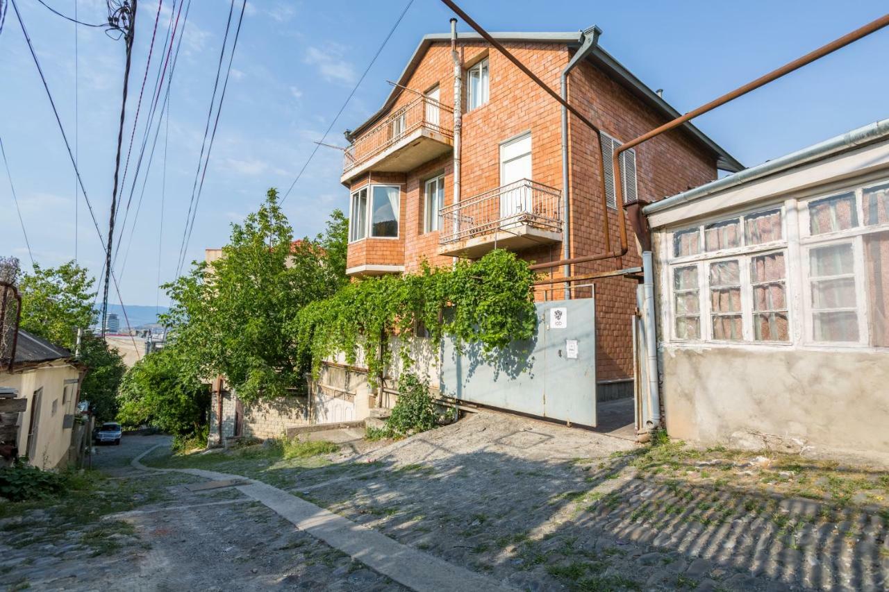 M42 Hostel Тбилиси Екстериор снимка