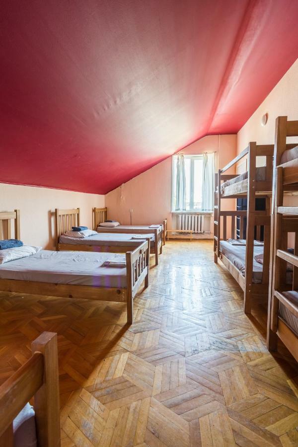 M42 Hostel Тбилиси Стая снимка
