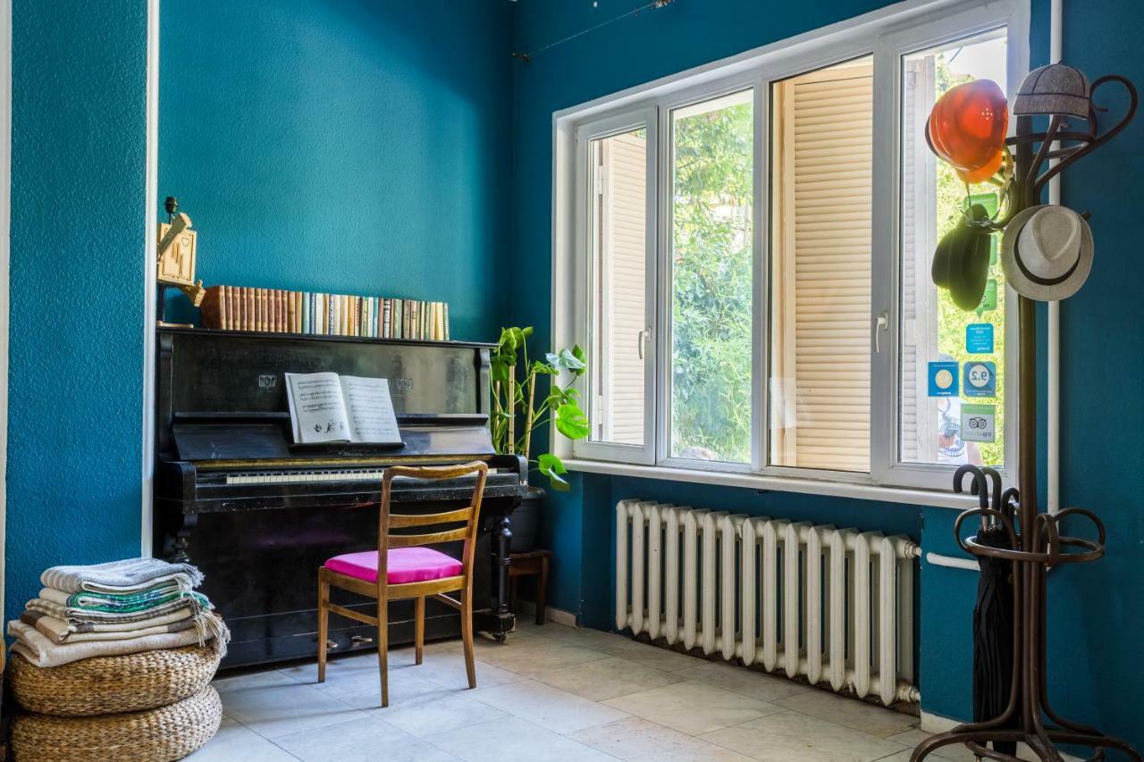 M42 Hostel Тбилиси Екстериор снимка