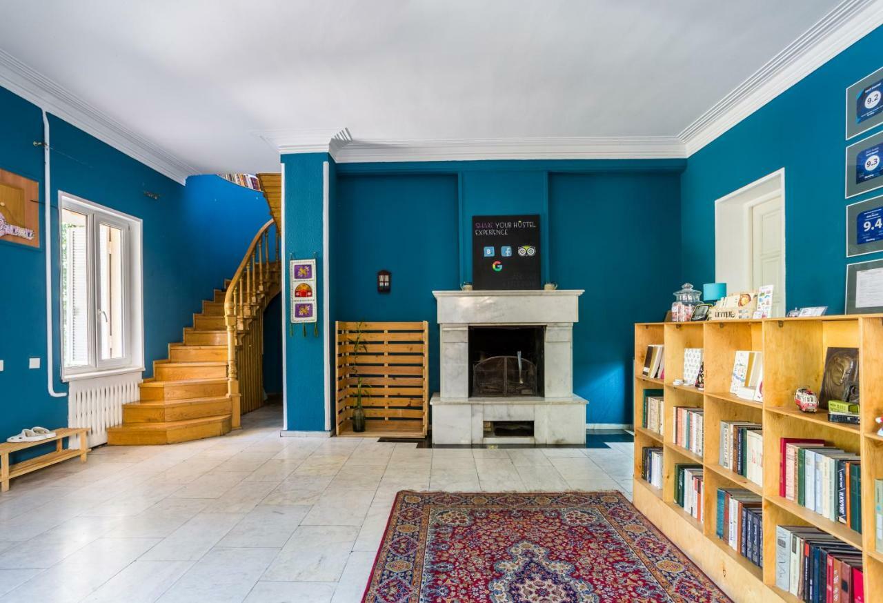 M42 Hostel Тбилиси Екстериор снимка