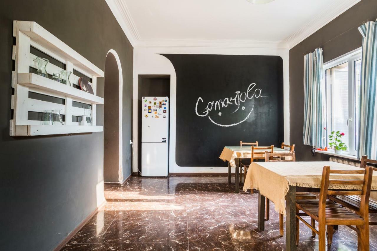 M42 Hostel Тбилиси Екстериор снимка