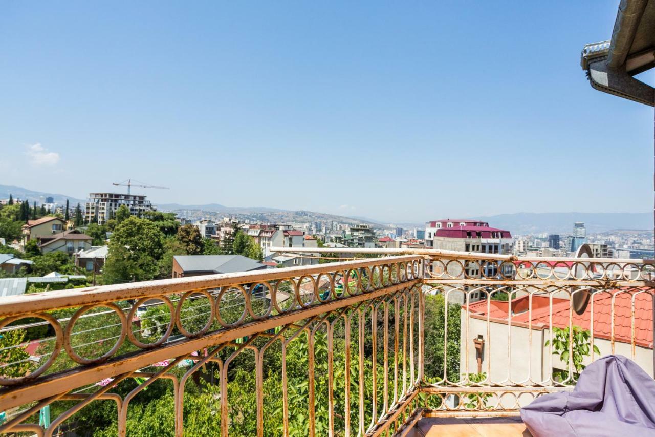 M42 Hostel Тбилиси Екстериор снимка